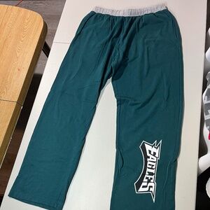 Philadelphia Eagles sweatpants, men’s size L, Brand Majestic, Green and Gray